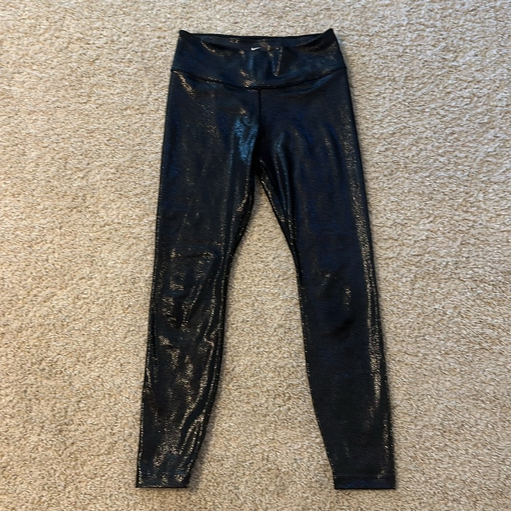 Nike high-rise leggings. Size medium.